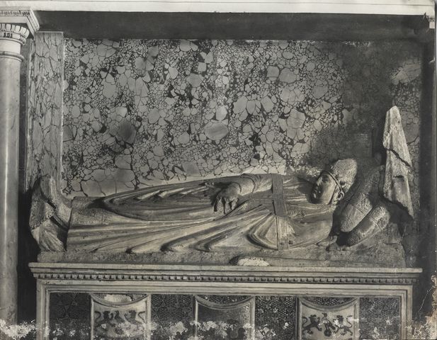 Alinari, Fratelli — Cosmati - sec. XIII - Monumento funebre di papa Onorio IV — particolare